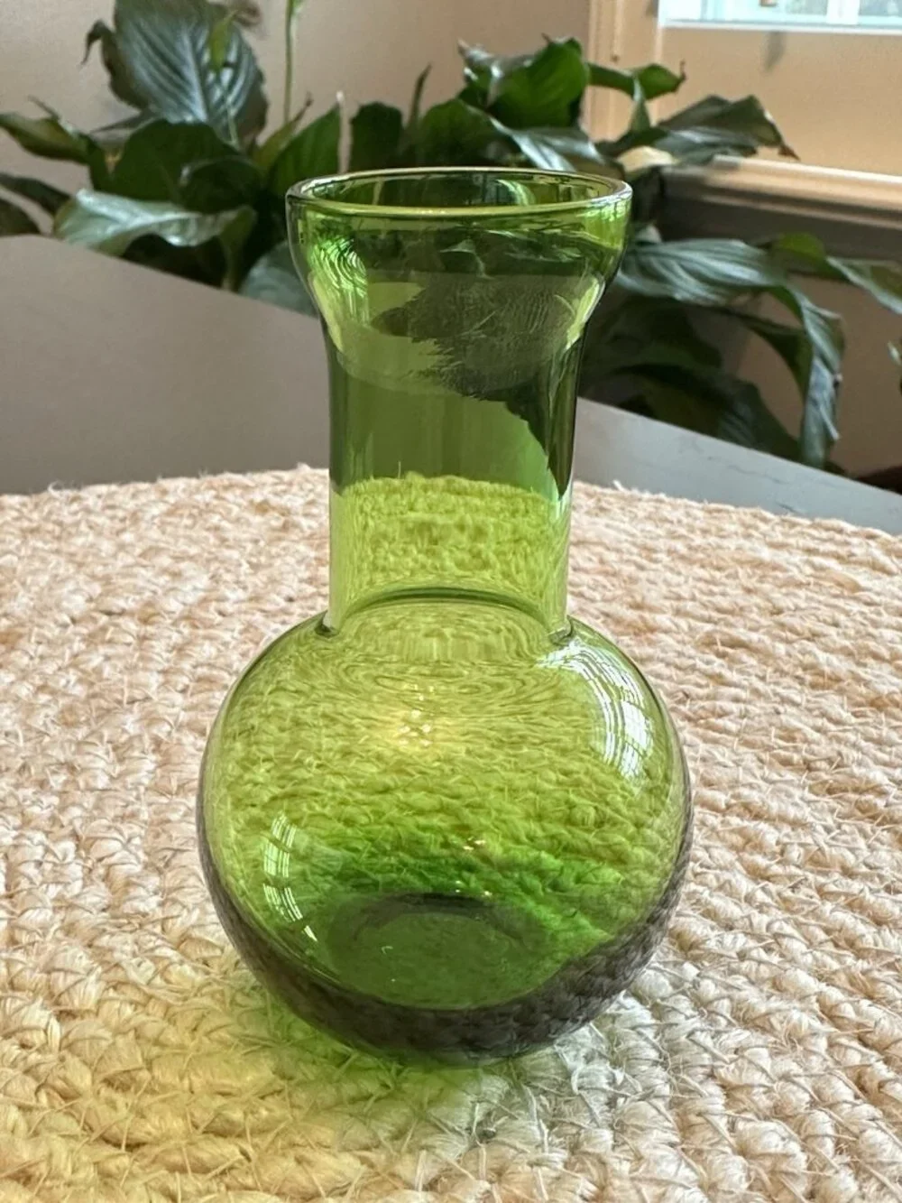 Emerald Green Miniature Blown Glass Bud Vase Onion Bulb Base Pontil Mark 3.75